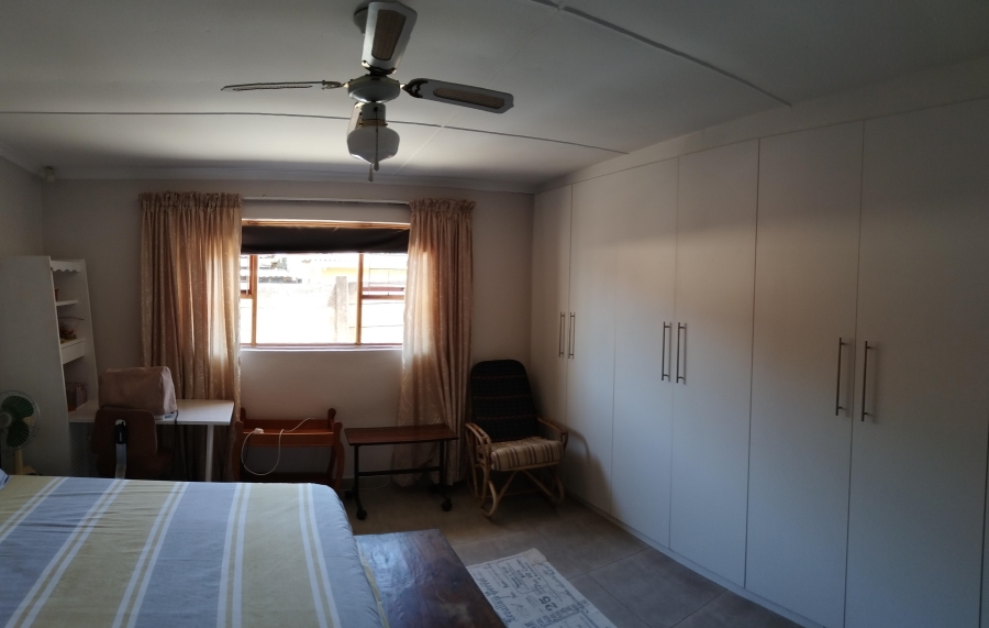 4 Bedroom Property for Sale in Van Riebeeck Hoogte Eastern Cape